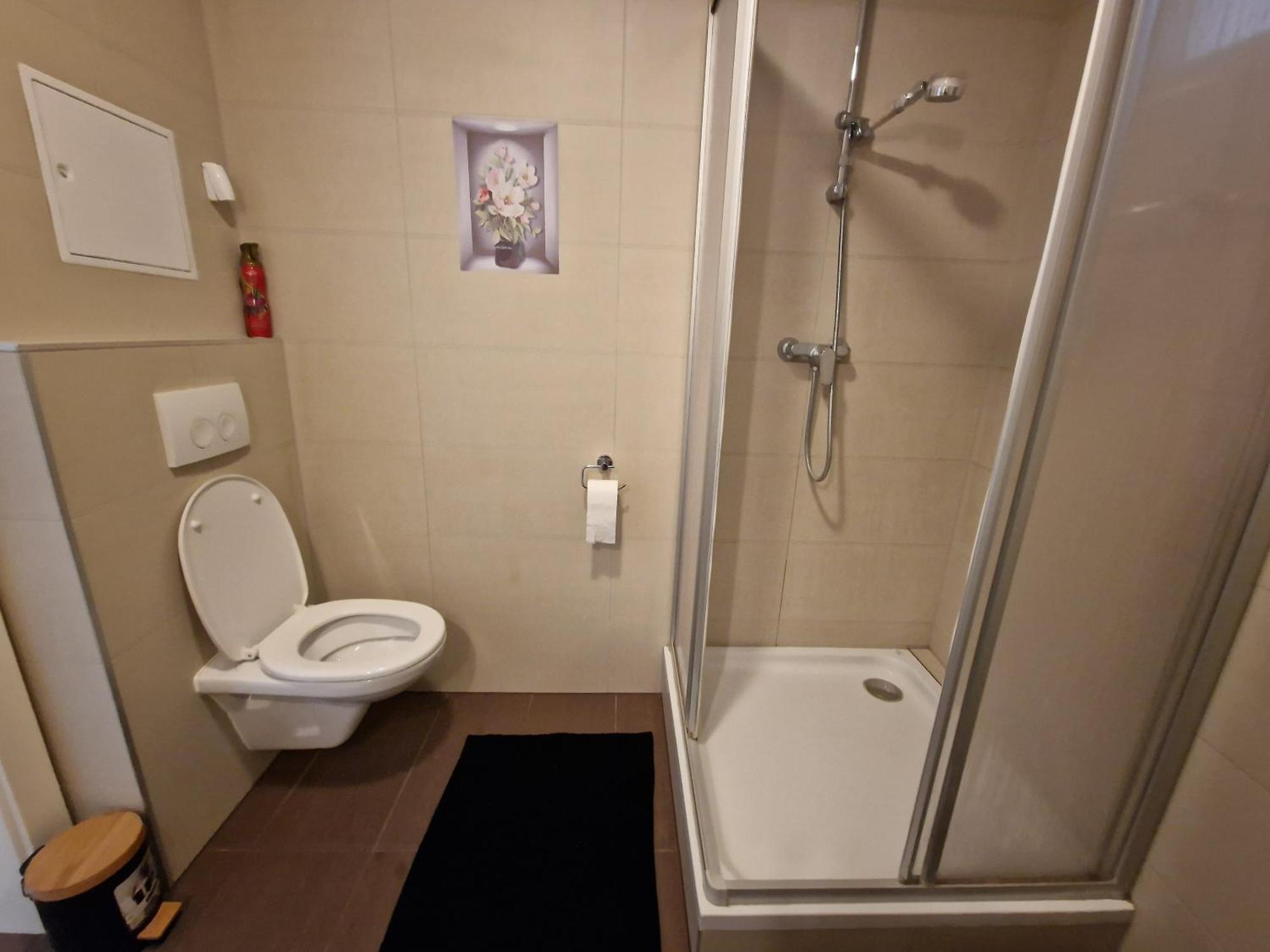 Vienna Danube Garden Apartment 22 ภายนอก รูปภาพ